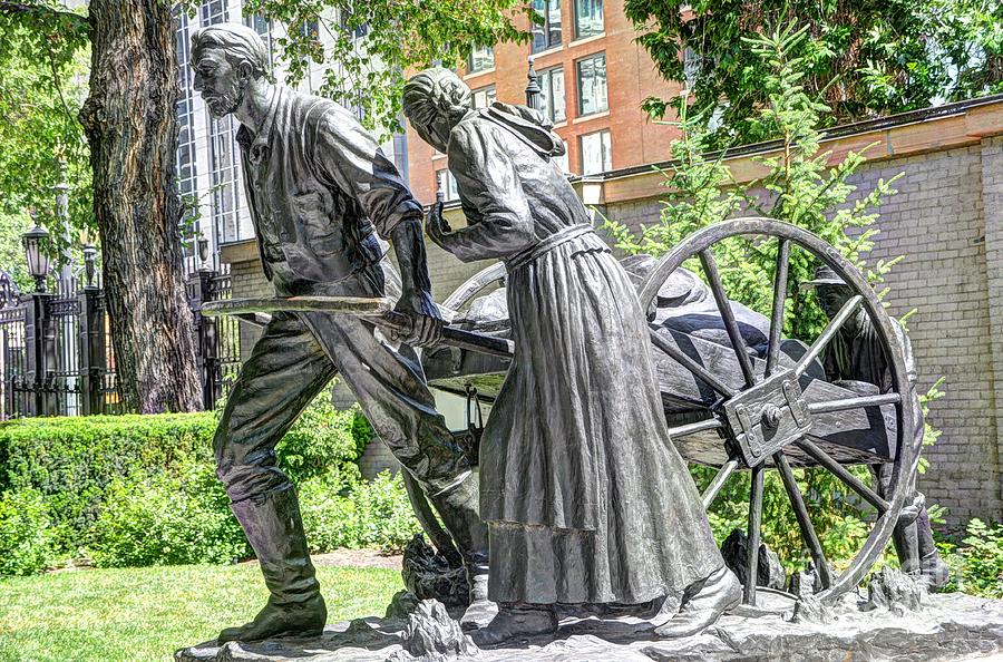 mormon-history-hand-cart-statue-gary-whitton.jpg