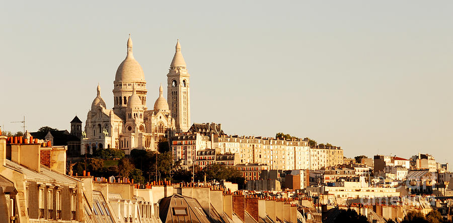 Montmartre Photograph - Sacre Coeur in a Summer Morning by Ivy Ho