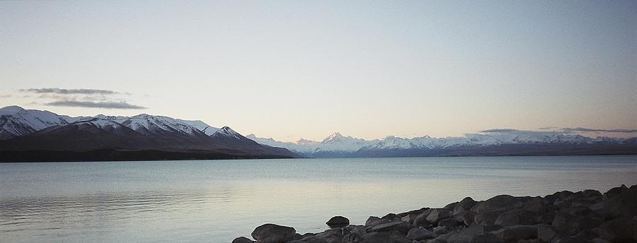 Mountain Photograph - Mt Cook from Lake Pukaki by Peter Mooyman