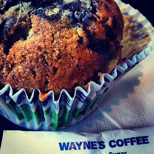 Norsk Photograph - Muffin Cupcake #waynes_coffee #oslo by Kiko Bustamante