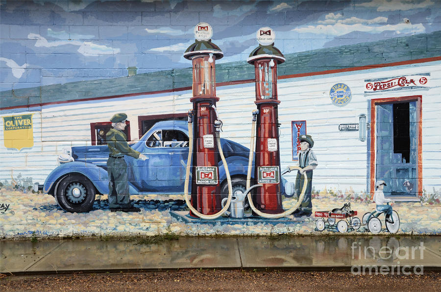 Mural Art At Consul Photograph by Bob Christopher