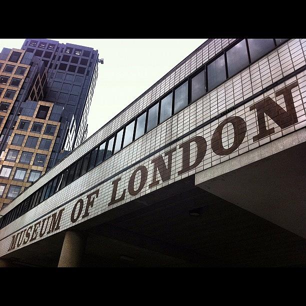 London Photograph - Museum Of London by N R