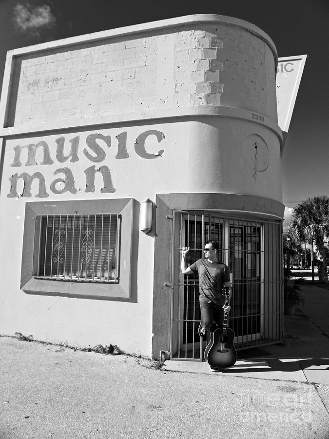 Music Man IV Photograph by Elizabeth Hoskinson