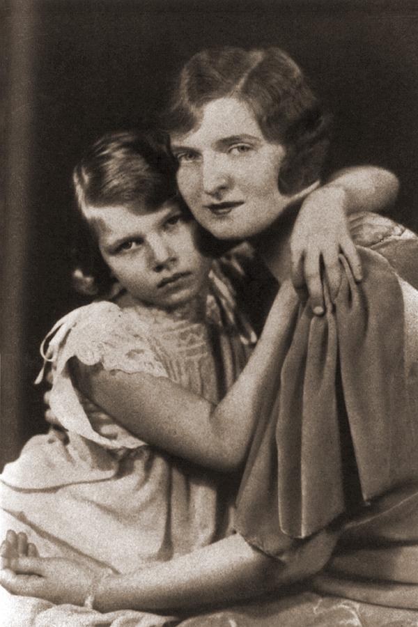 Nan Britton 1896-1991 And Her Daughter Photograph by Everett - Fine Art ...