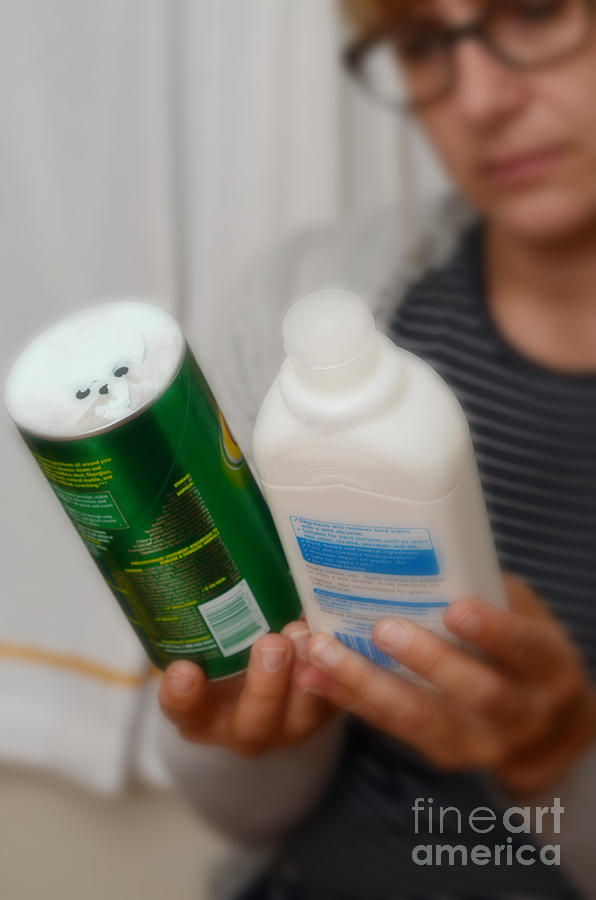 Natural Versus Chemical Cleaners Photograph by Photo Researchers, Inc.