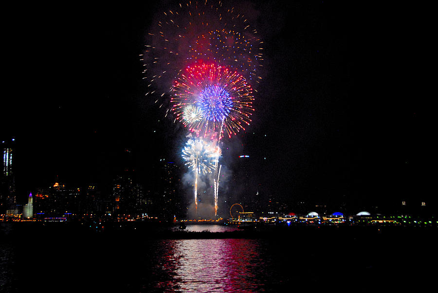 Navy Pier Fireworks 4 Photograph by Lynn Bauer
