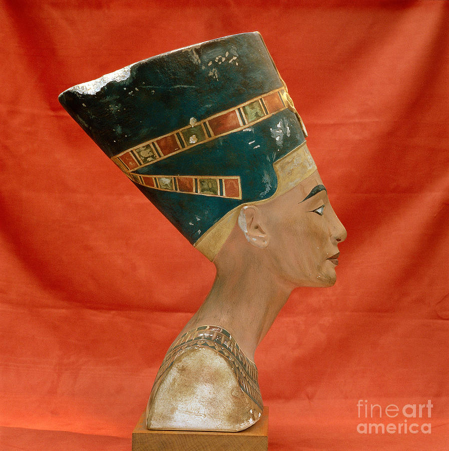 Nefertiti, Ancient Egyptian Queen Photograph by Science Source