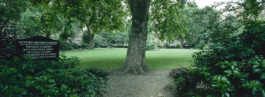 Nevern Square Gardens - London Photograph by Jan W Faul