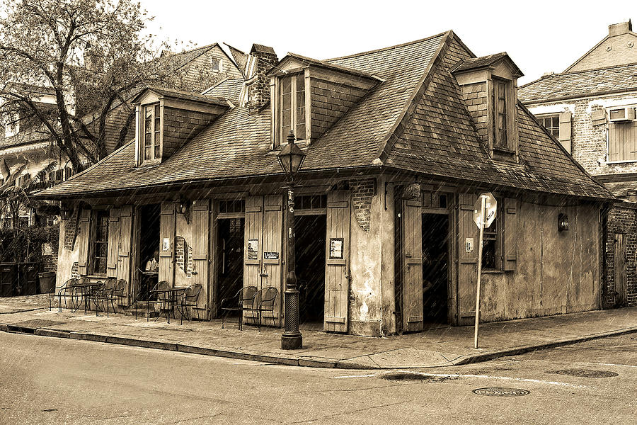 New Orleans Photograph - New Orleans Pub by Cecil Fuselier