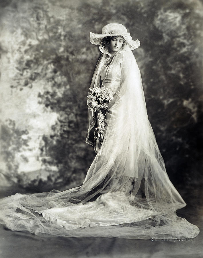 New York: Bride, 1920 Photograph by Granger