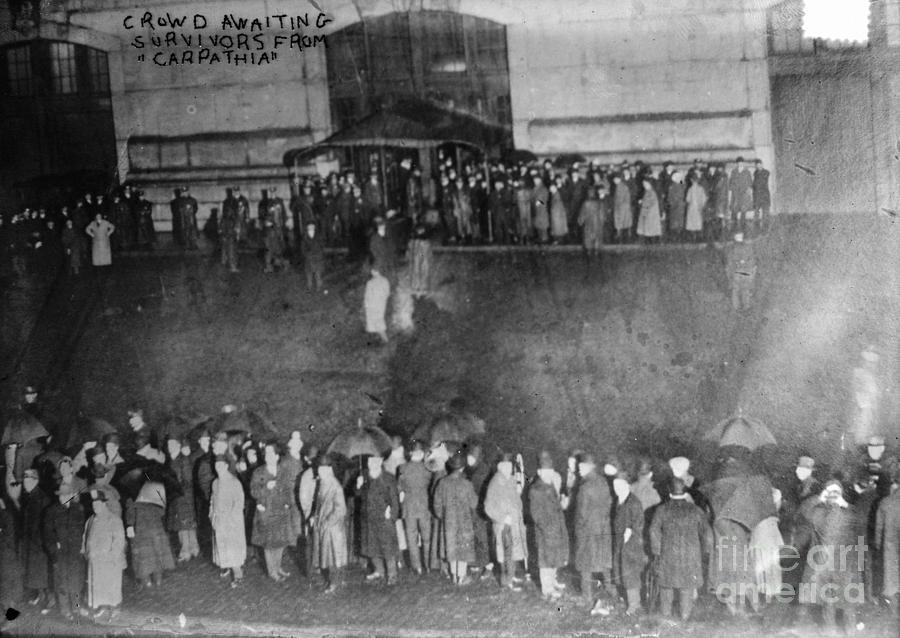 New York: Titanic Crowd Photograph by Granger