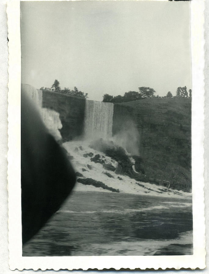 Landscape Pyrography - Niagra Falls 1930 by Lee Bennett