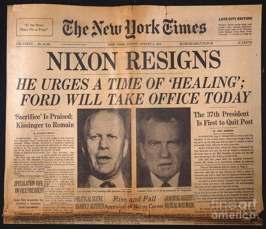 Nixon Resigns Photograph by Granger