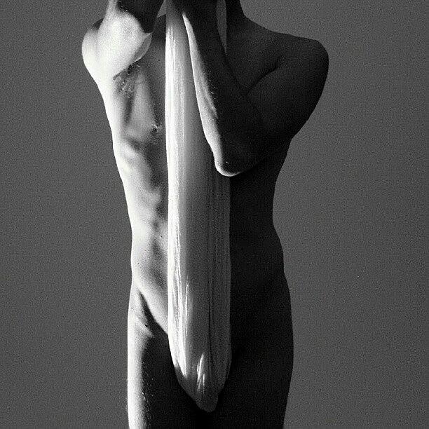 Nude 07 Photograph by Ray Hetzel