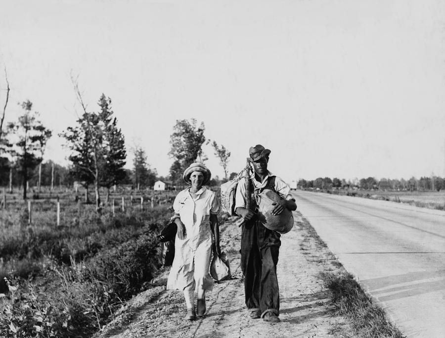 Oakies Couple Migrating. Cotton Workers Photograph by Everett - Pixels