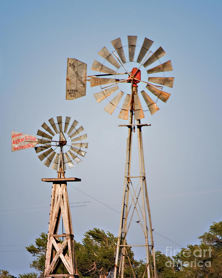 Oklahoma Windmill Sibs Photograph by Lee Craig