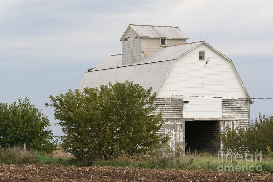 Ol Barn 26 Photograph by Roger Look - Fine Art America