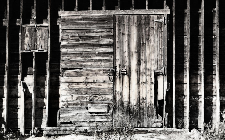 Old Barn Door Photograph by Marilyn Hunt