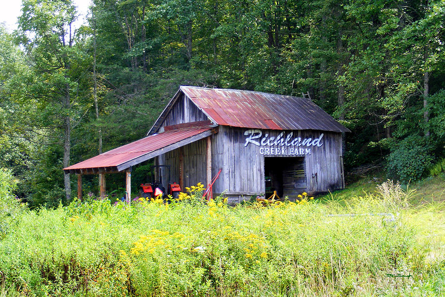 Old Barn near Silversteen Road Photograph by Duane McCullough
