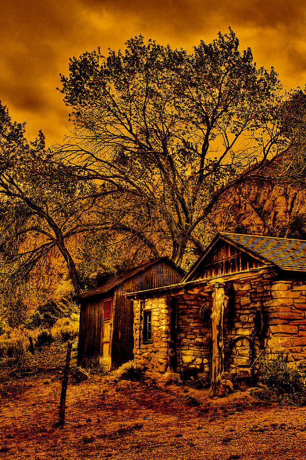 Old Cabin in the Red Rock Canyon Photograph by David Patterson