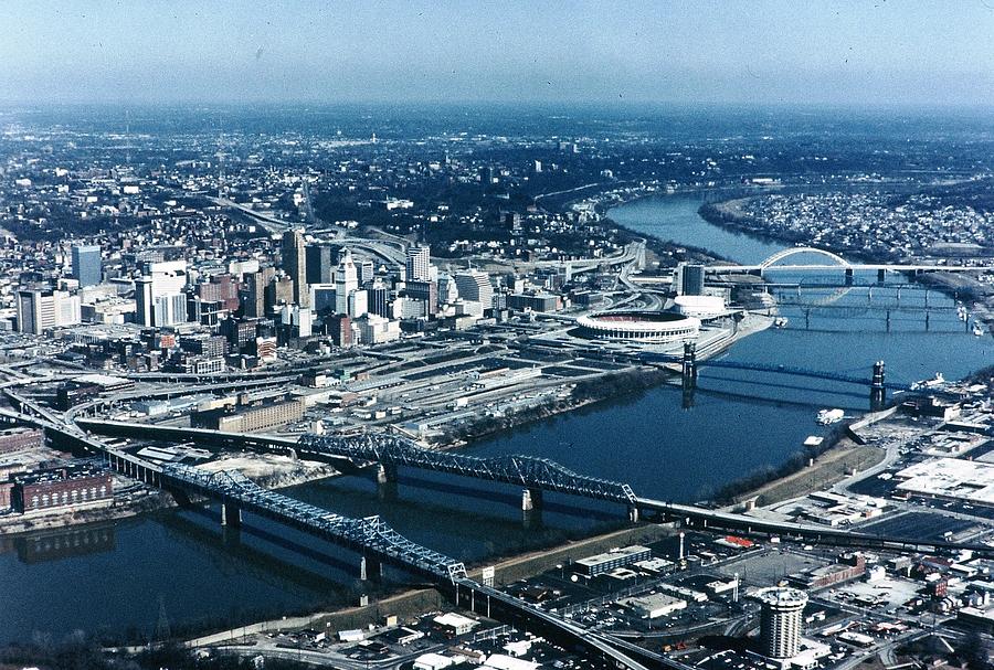 old-cincinnati-waterfront-donald-handley.jpg