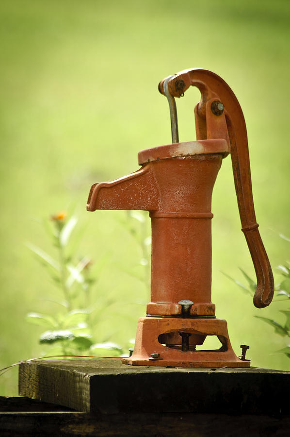 Pump Photograph - Old Fashioned Water Pump by Carolyn Marshall