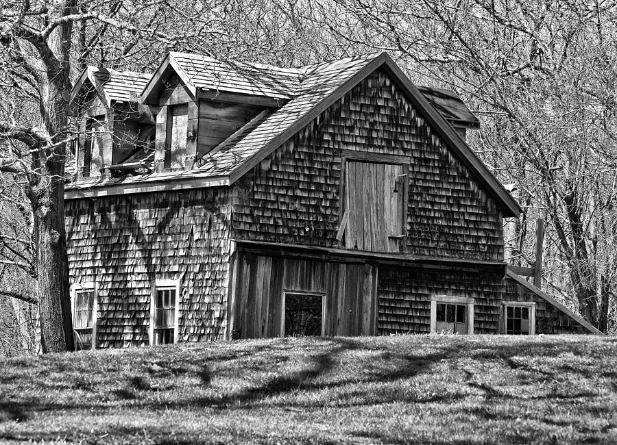 Old House in Adamsville RI Photograph by Nancy De Flon