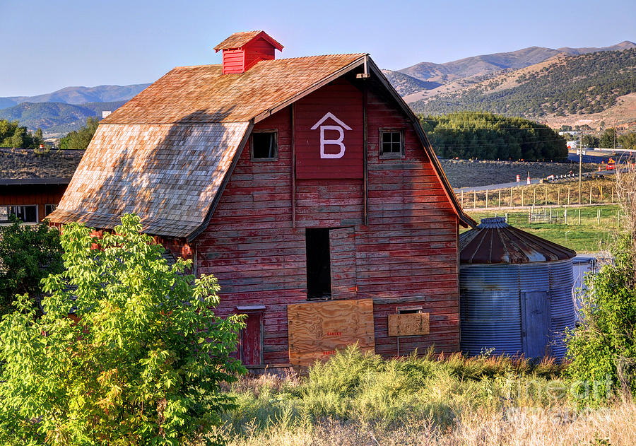 Old Red Barn at Sunset Photograph by Gary Whitton