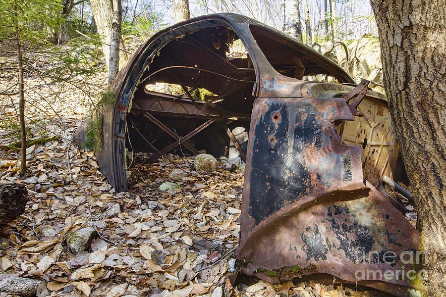 Old Rusted Car - Waterville Valley New Hampshire Photograph by Erin Paul Donovan