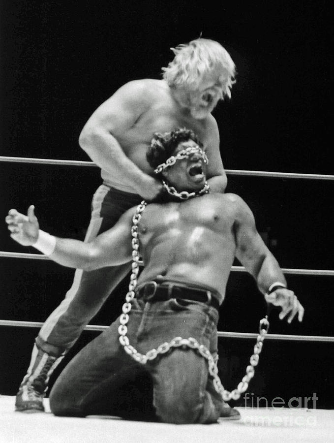 old-school-wrestling-chain-match-between-moondog-mayne-and-don-muraco-jim-fitzpatrick.jpg