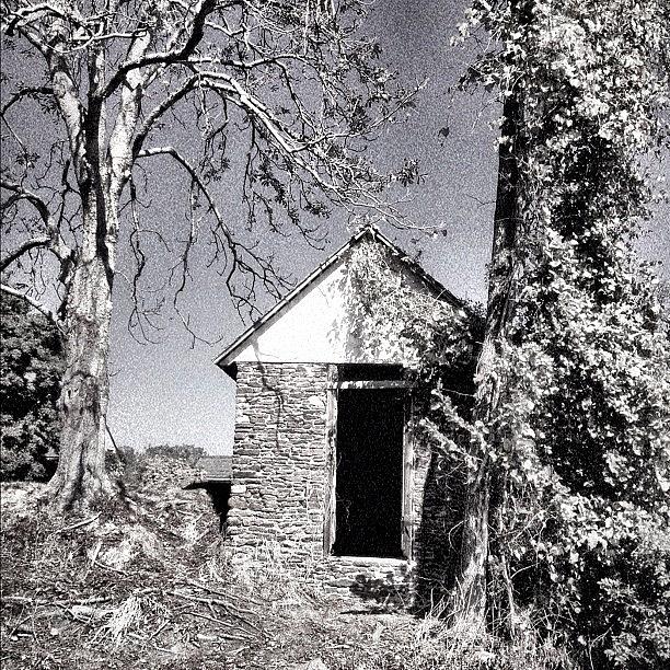 Blackandwhite Photograph - Old Stone Shack by Fred Lambert