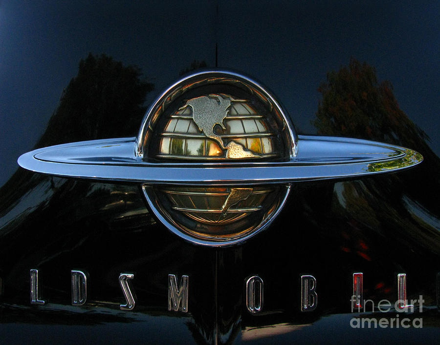 Transportation Photograph - Oldsmobile 88 Emblem by Peter Piatt