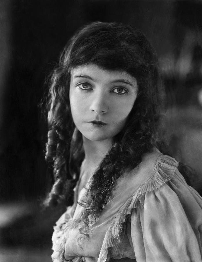 Lillian Gish Hair