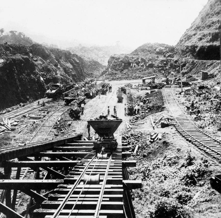 Panama Canal - Construction at the Culebra Cut - c 1910 Photograph by International  Images
