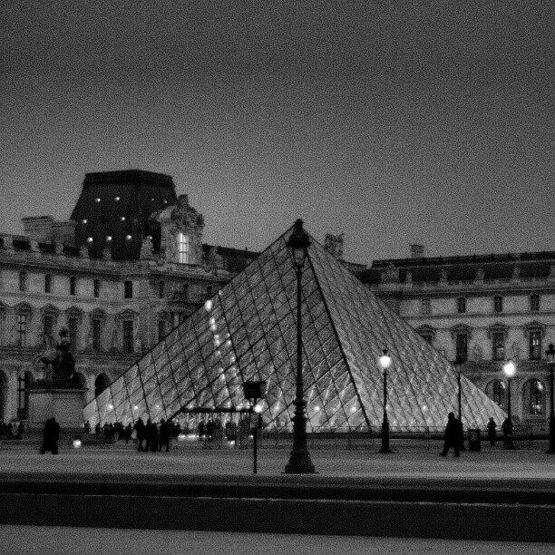 Louvre Photograph - Paris - Pyramide Du Louvre by Tony Tecky