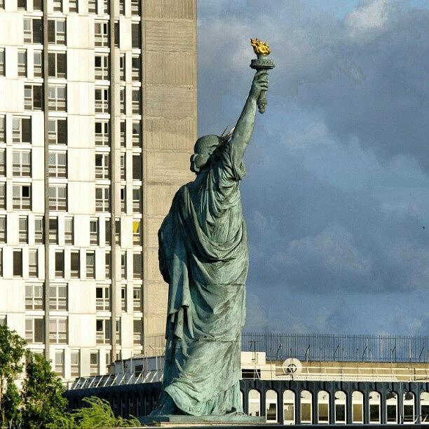 Paris Photograph - Paris - Statut De La Liberte by Tony Tecky