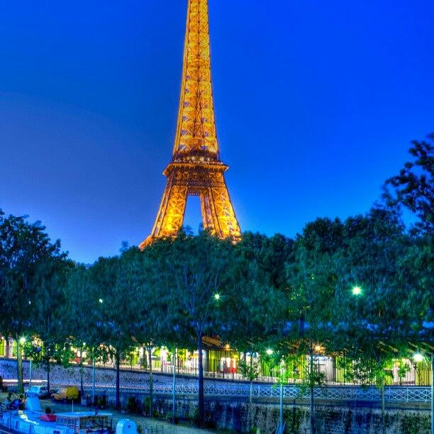 Paris Photograph - Paris - Tour Eiffel - Hdr by Tony Tecky