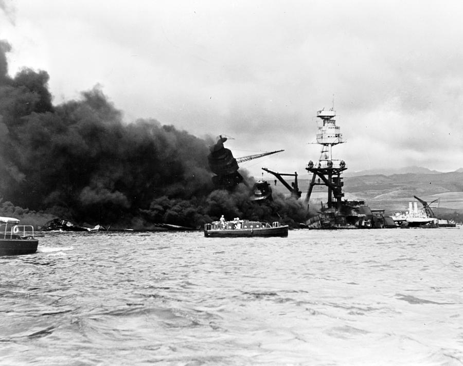 Pearl Harbor, Wreckage Of Uss Arizona Photograph by Everett