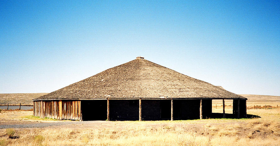 Pete French Round Barn 1 Photograph by Peter Mooyman