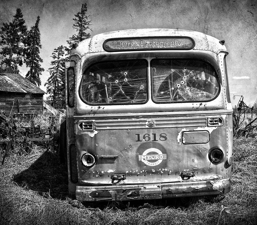 Bus Photograph - Photo Bus  by J C