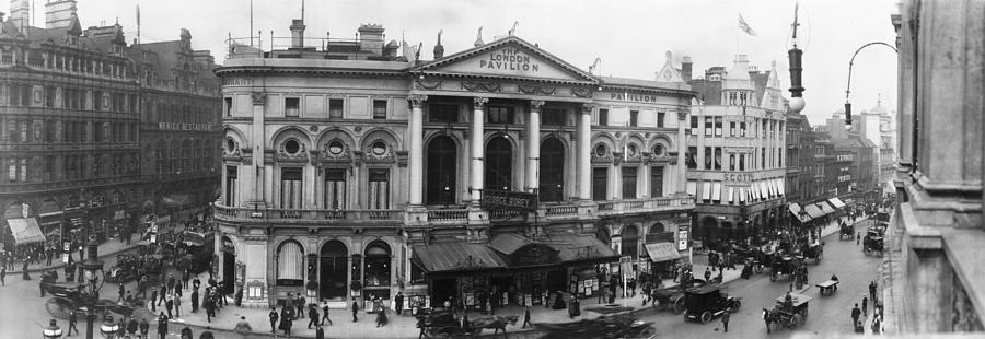 Piccadilly Circus - Londons West End - c 1909 Photograph by International  Images
