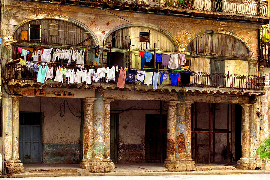 Plaza Vieja-Habana Photograph by John Galbo