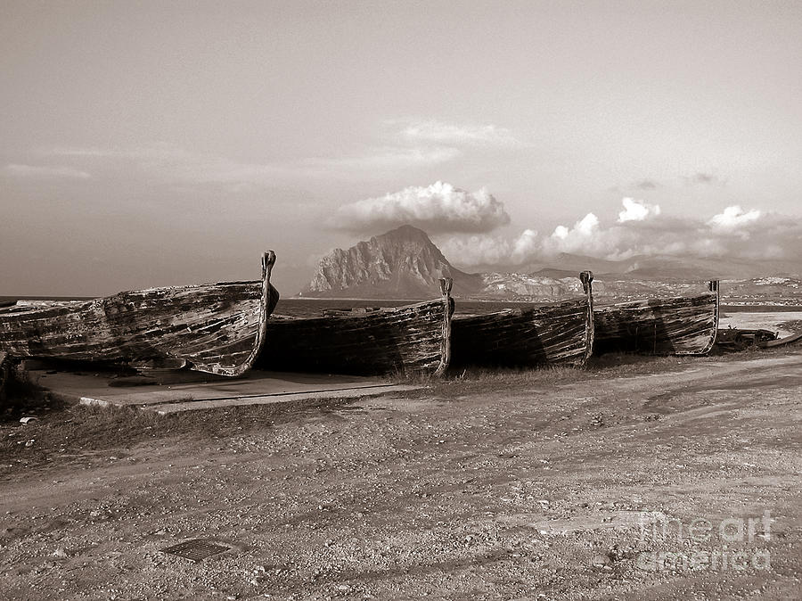 Abandoned Port Of Trapani Photograph by Silva Wischeropp