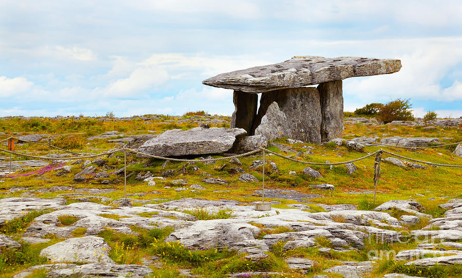 poulnabrone dolmen