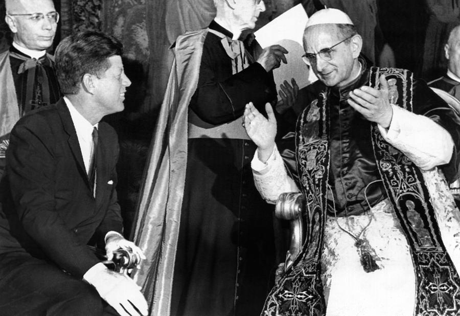 Politician Photograph - President John Kennedy And Pope Paul Vi by Everett