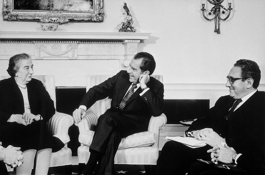 History Photograph - President Nixon Henry Kissinger by Everett