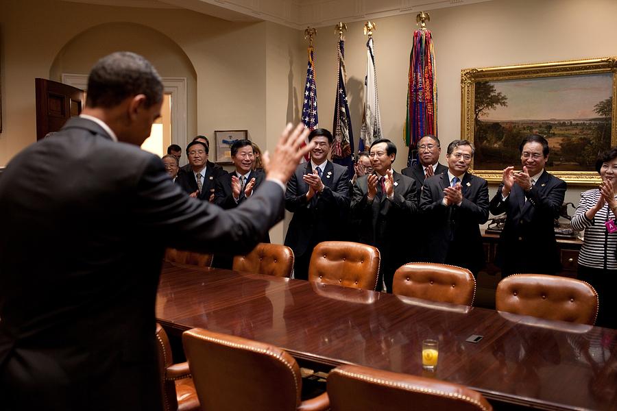 Politician Photograph - President Obama Bids Farewell by Everett