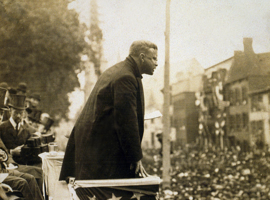 President Theodore Roosevelt speaks to crowd Photograph by International  Images