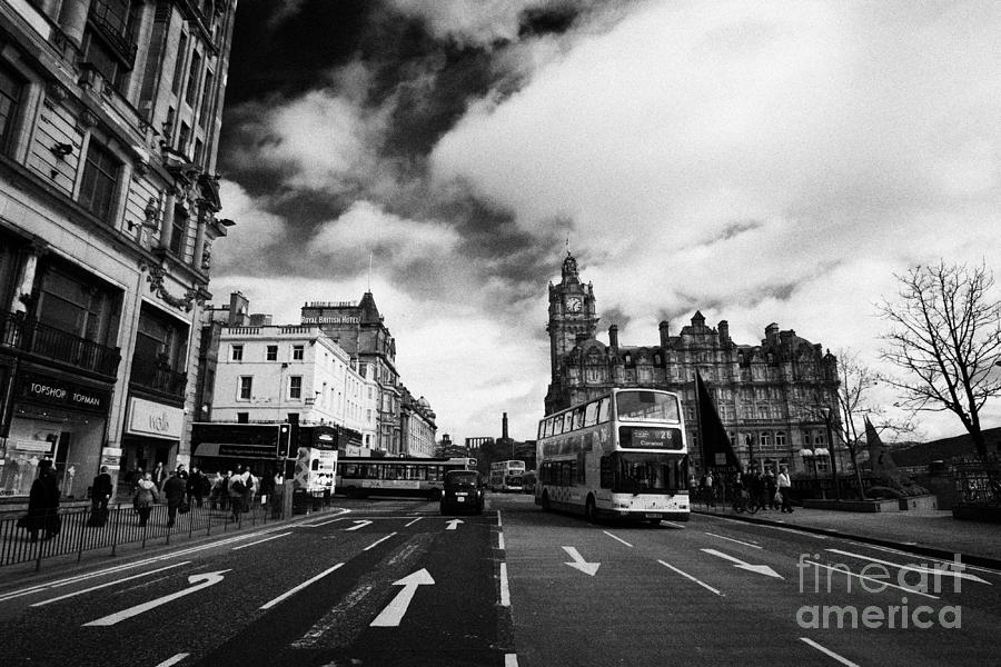 https://images.fineartamerica.com/images-medium-large/princes-street-edinburgh-scotland-joe-fox.jpg