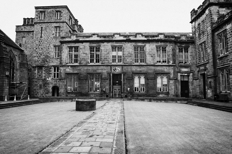 University Photograph - Quadrangle Of Kings College University Of Aberdeen Scotland Uk by Joe Fox